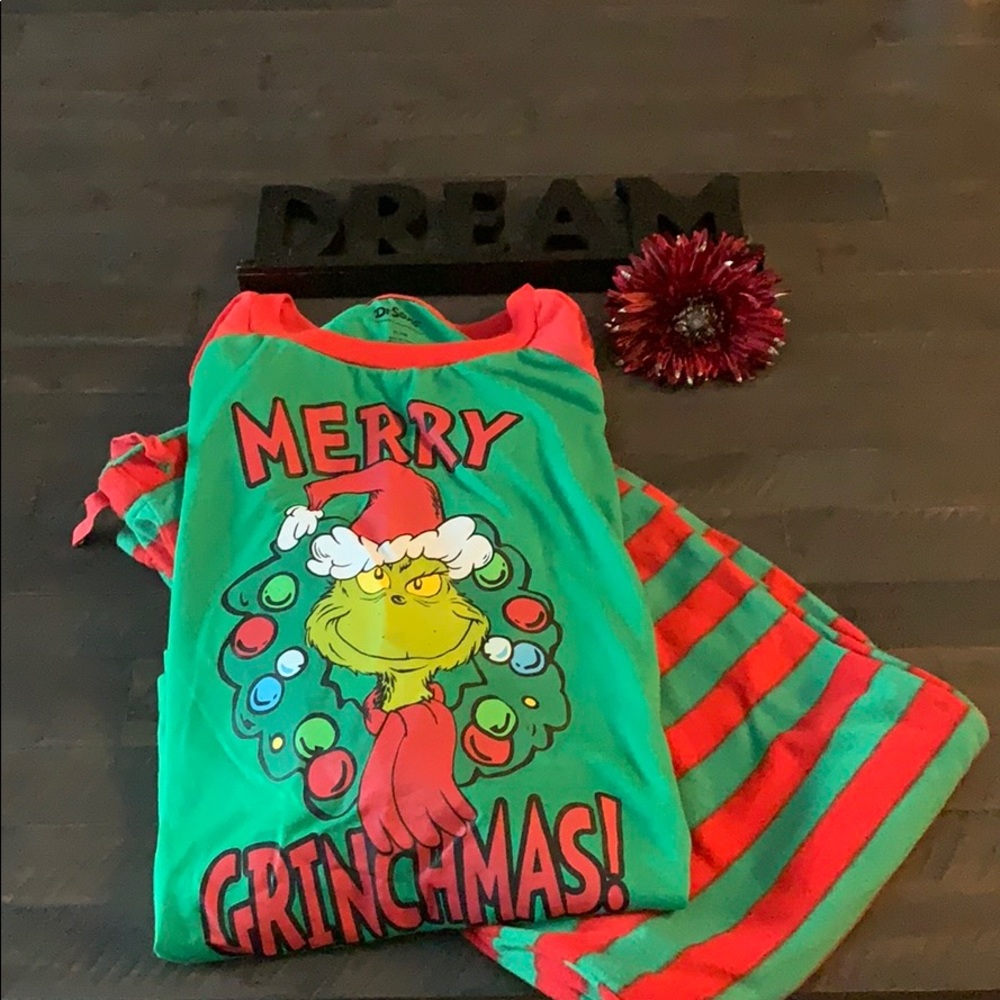 Grinch Pajama Set NWOT